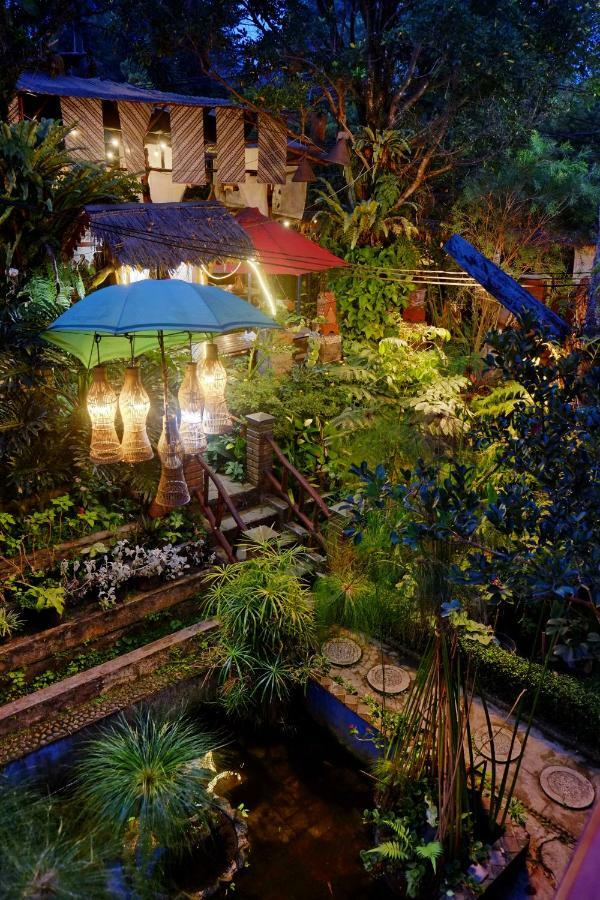 Badjoeri Ethnic Wooden Homestay Bandung Exterior photo